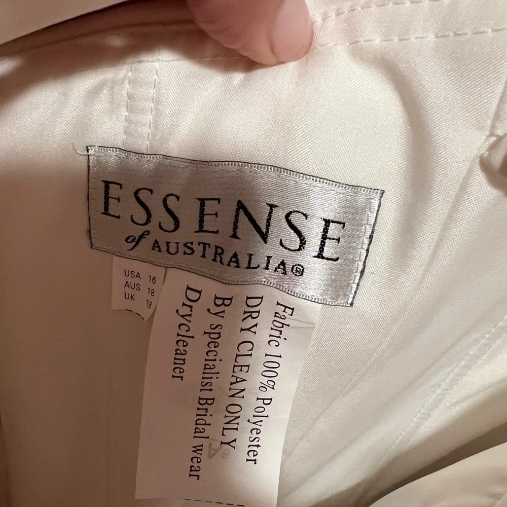 NWT Essence of Australia Wedding Dress - Picture 6 of 7